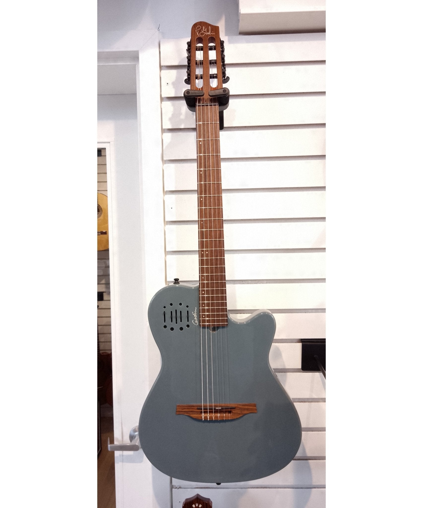 Godin Guitar Multiac Mundial Arctik Blue 052387 - Remenyi House of Music